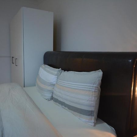 Five Bedroom Townhouse Near Excel Exhibition Centre Londra Dış mekan fotoğraf