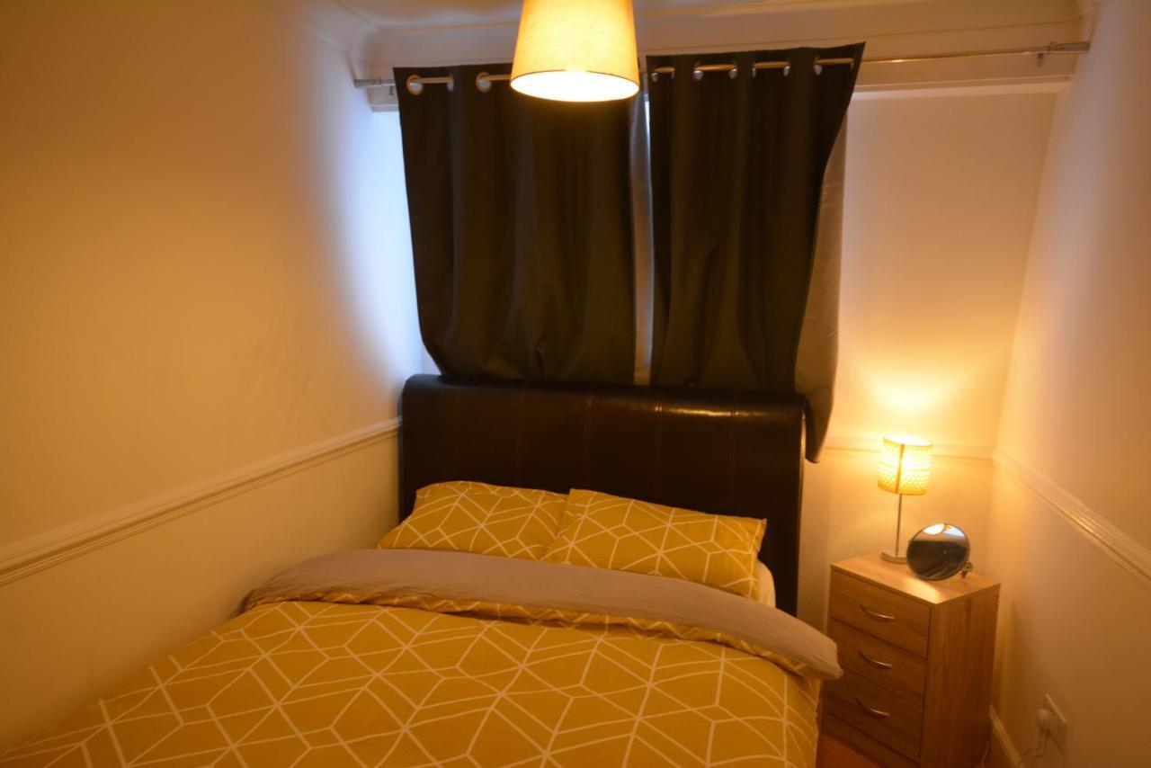 Five Bedroom Townhouse Near Excel Exhibition Centre Londra Dış mekan fotoğraf