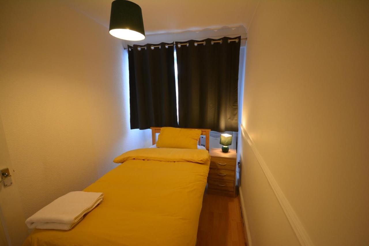Five Bedroom Townhouse Near Excel Exhibition Centre Londra Dış mekan fotoğraf