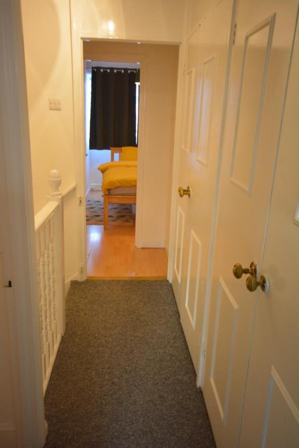 Five Bedroom Townhouse Near Excel Exhibition Centre Londra Dış mekan fotoğraf
