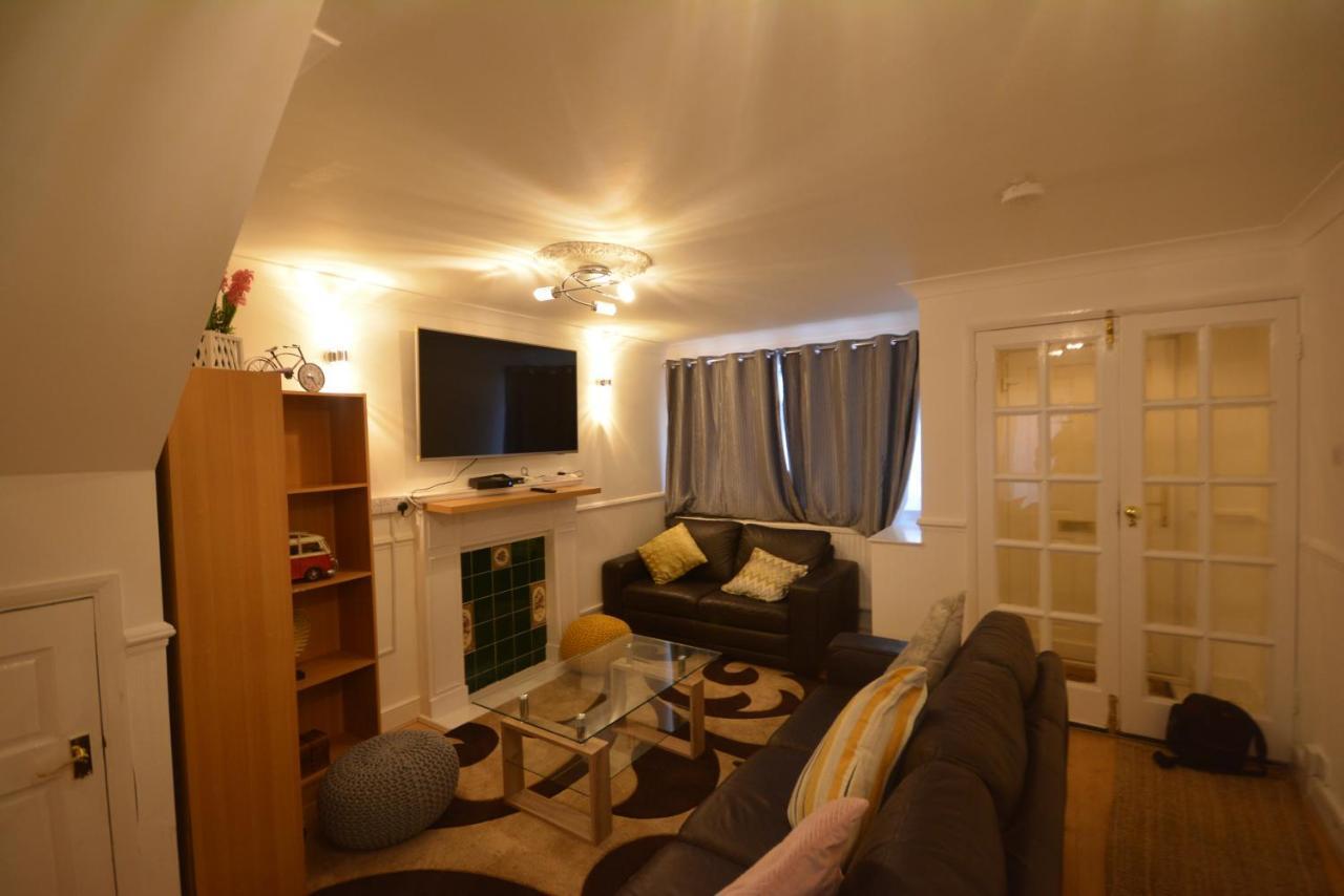Five Bedroom Townhouse Near Excel Exhibition Centre Londra Dış mekan fotoğraf